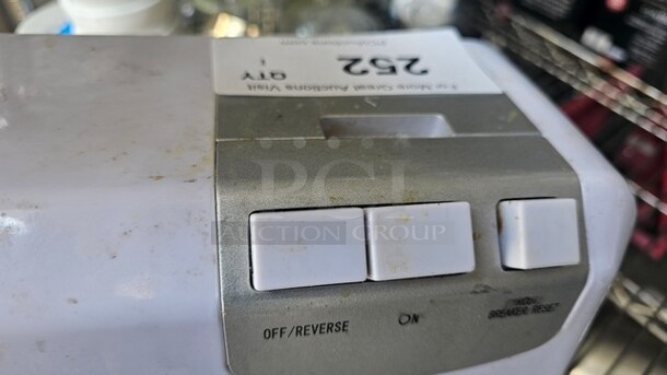 Uniworld Countertop Meat Grinder - Image 5 of 5