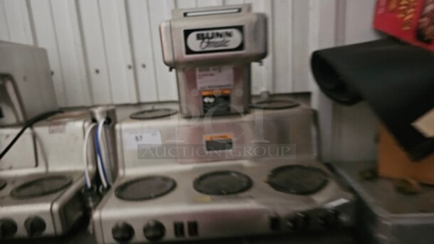 Bunn O-Matic Coffee Machine
60 Hz
1 PH
Front right side has some damage. - Image 5 of 5