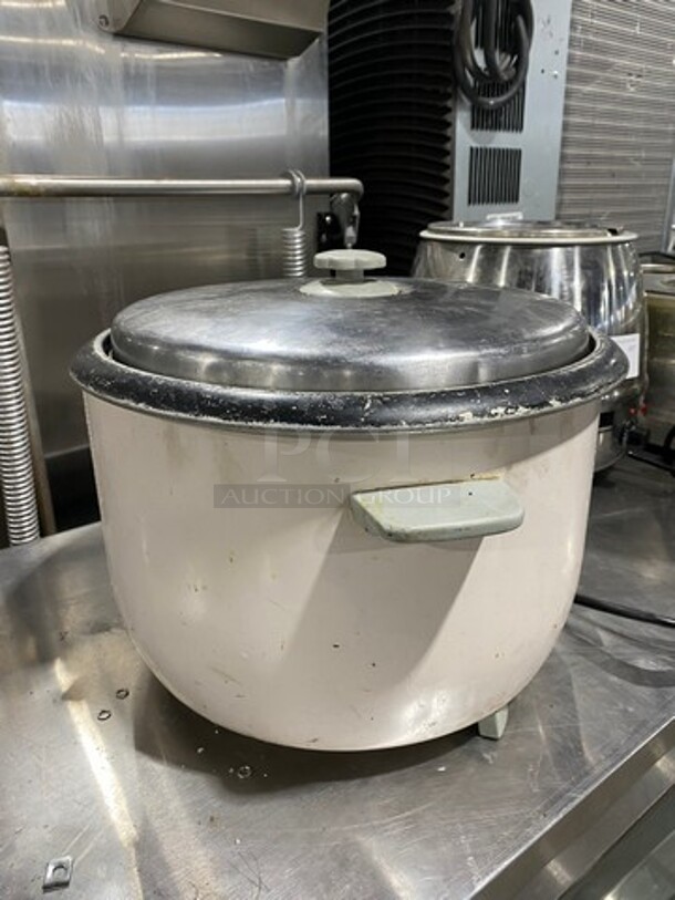 Amko Commercial Countertop Electric Powered Countertop Rice Cooker/ Warmer! WORKING WHEN REMOVED! Model: AK55ERC - Image 3 of 5