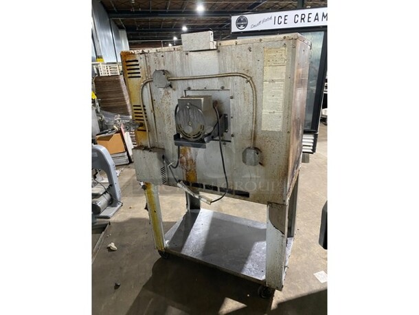 American Range MSD-2-GL Majestic Stainless Steel Commercial  Natural Gas Powered Full Size Convection Oven w/ View Through Door, Solid Door, Metal Oven Racks and Thermostatic Controls on Commercial Casters! Working When Removed! - Image 3 of 6