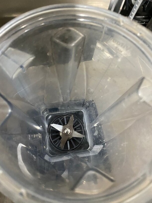 Vitamix Countertop Commercial Blender! Two Speed Machine! Model VMO100 Serial 062828220406382385! 120V! - Image 5 of 8