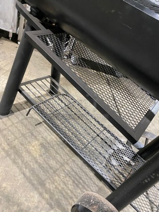 BEAUTIFUL! AWESOME! Brinkmann Trailmaster Heavy Duty Charcoal Grill/ Smoker! Small Grill Has Charcoal Access! With Hinged Lids! With Storage Space Underneath! Heavy Duty Steel! On Legs And Casters! - Image 6 of 10