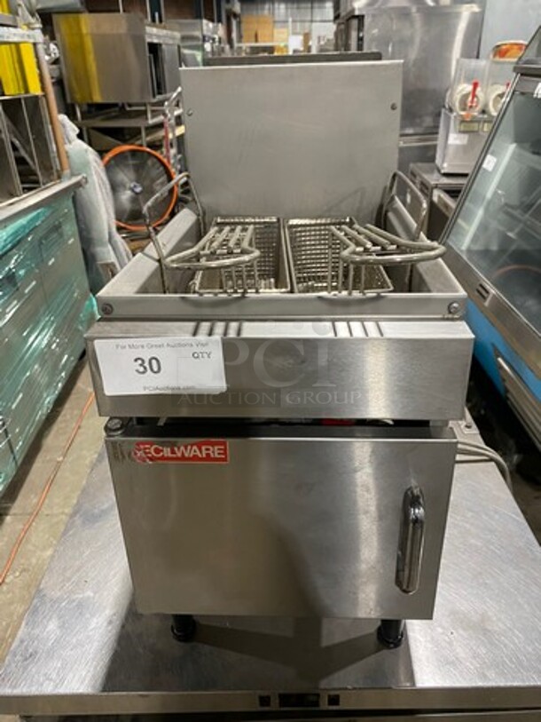Cecilware Commercial Countertop Natural Gas Powered Deep Fat Fryer! With Back Splash! All Stainless Steel! On Small Legs! Model: GF10 SN: N804915