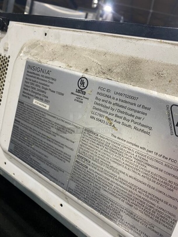 LATE MODEL! 2021 Insignia Countertop Microwave! Model: NSMW07BK0 SN: 21G14A00648 120V - Image 5 of 8