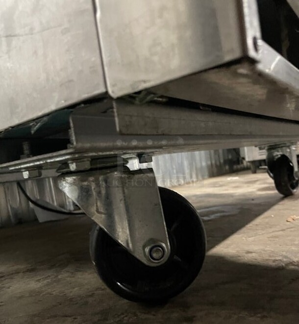 Avantco Stainless Steel Reach In Freezer! On Casters! MODEL 178SS1FHC SN: 6588170221080121 - Image 8 of 10