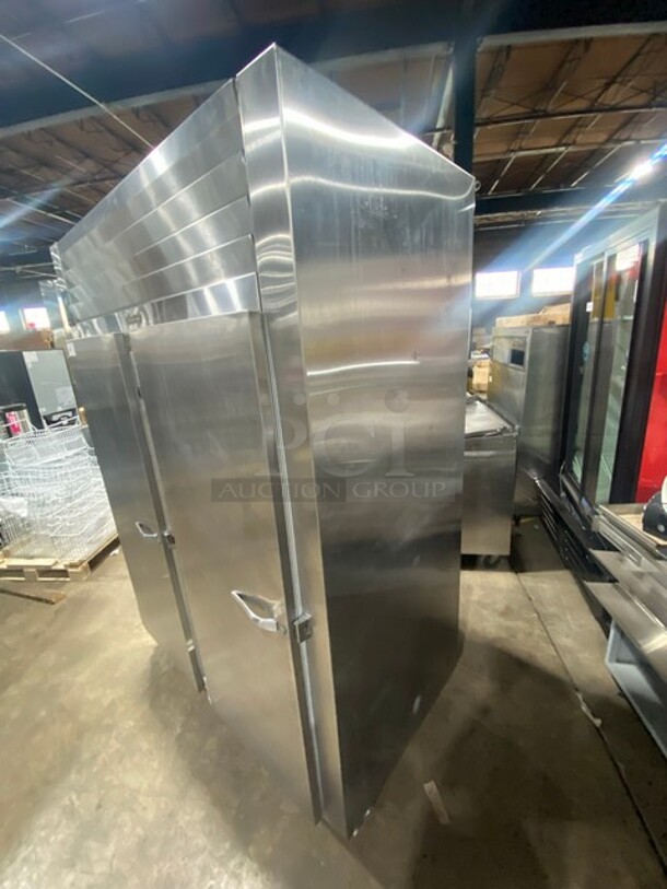 Traulsen Stainless Steel Two Door Reach In Freezer! On Commercial Casters!  Working When Removed! MODEL ALT232WUT SN:227187 208-115V 1PH - Image 4 of 8