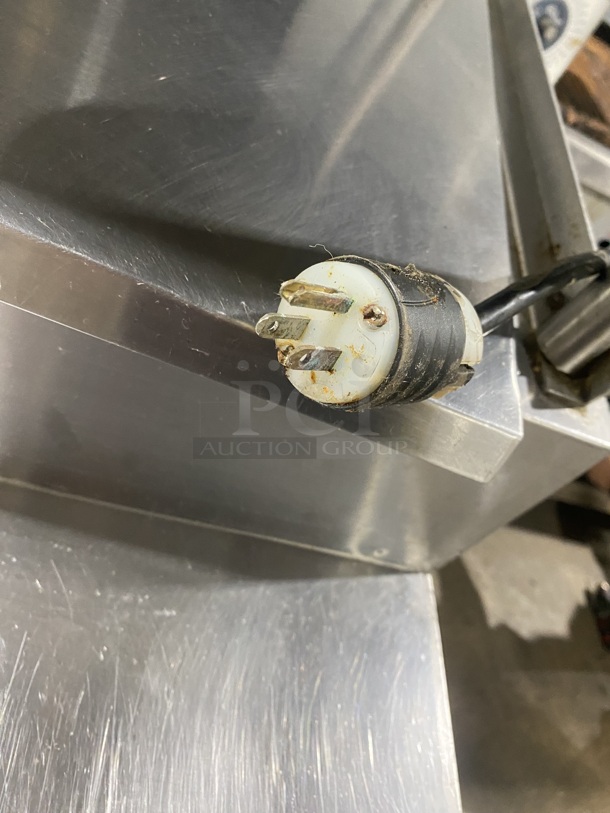 Avantco All Stainless Steel Commercial Pizza Prep Table! With Double Over Head Shelf & Under The Shelf Warmers & Ticket Holder Rail! on Commercial Casters! Model 178PICL1!   115 Volts, 1 Phase! Working When Removed!  - Image 8 of 8