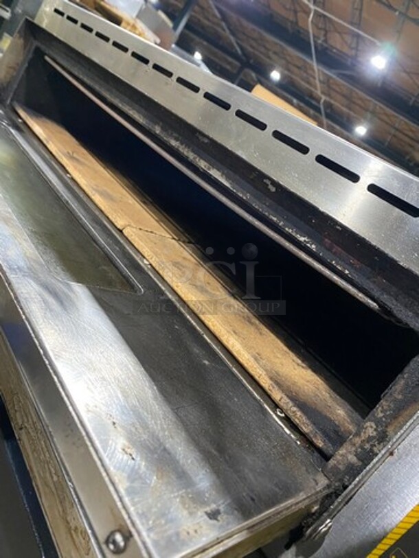 Equipex Commercial Countertop Electric Powered Pizza/ Snack Oven! Model: PZ430D SN: FJ412007 208/240V 60HZ 1 Phase - Image 6 of 8