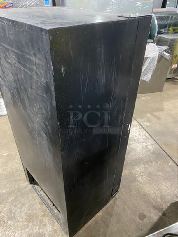 Vendo Commercial Drink Vending Machine! With Bill And Coin Acceptor! With Keys! - Image 3 of 12