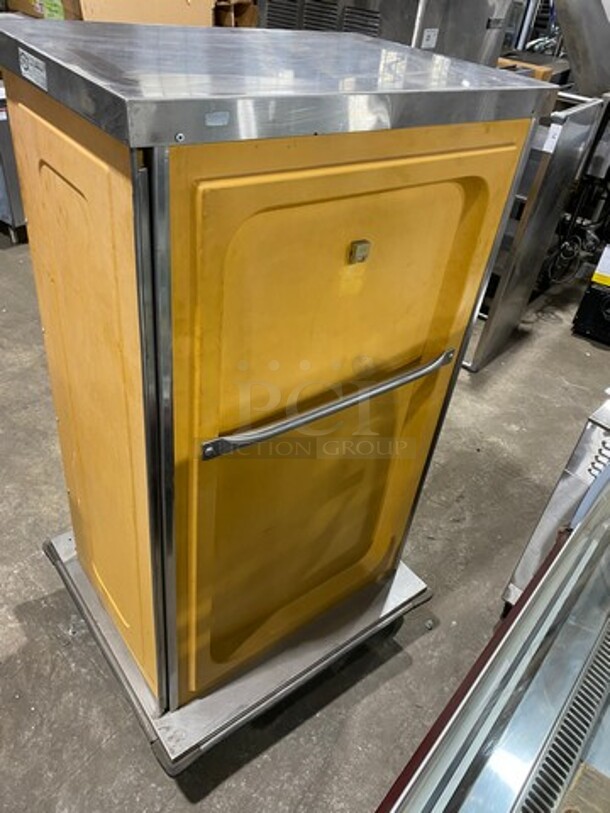 Caddy Commercial Single Door Enclosed Pan Rack! On Casters! Model: TDC24DD! - Image 3 of 7