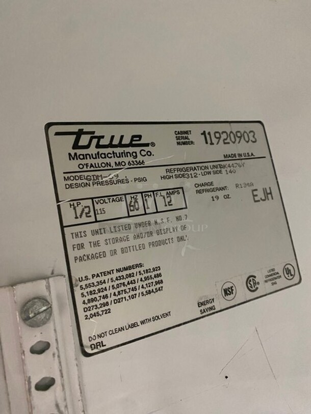 True 3 Sliding Door Cooler Merchandiser! With Poly Coated Racks! Model GDM69 Serial 11920903! 115V 1 Phase! - Image 7 of 8