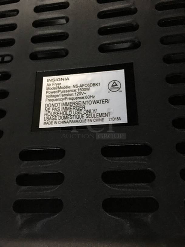 NICE! Insignia Countertop Digital Air Fryer! Model: NS-AFO6DBK1 120V 60HZ - Image 7 of 8