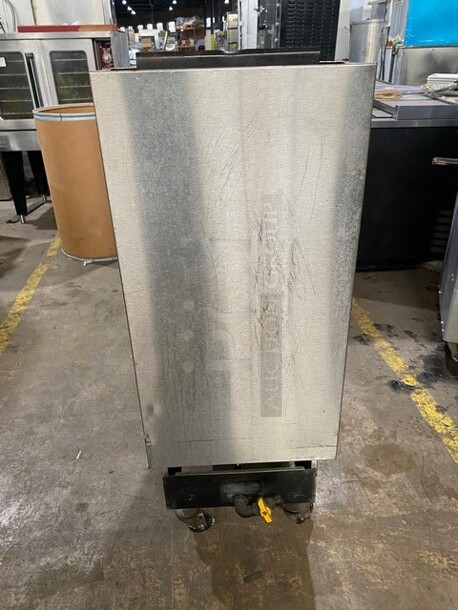 Pitco Natural Gas Deep Fat Fryer! With Baskets! All Stainless Steel! On Legs!   - Image 3 of 8