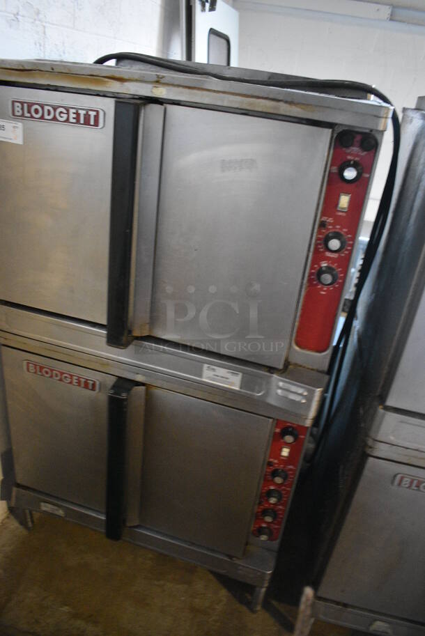 2 Blodgett Stainless Steel Commercial Electric Powered Full Size Convection Ovens w/ Solid Doors, Metal Oven Racks and Thermostatic Controls. 208-220 Volts, 3 Phase. 38x39x65. 2 Times Your Bid! - Image 3 of 8