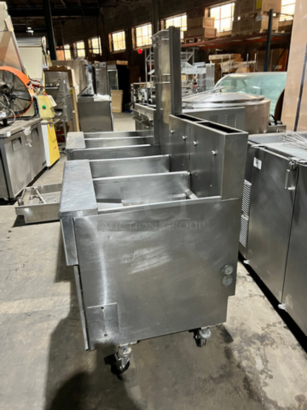 FAB! Pitco Frialator Commercial Natural Gas Powered 4 Bay Deep Fat Fryer! With Middle Fryer Basket Rack! With Oil Filter System! All Stainless Steel! On Casters! Model: SGH50  - Image 2 of 11