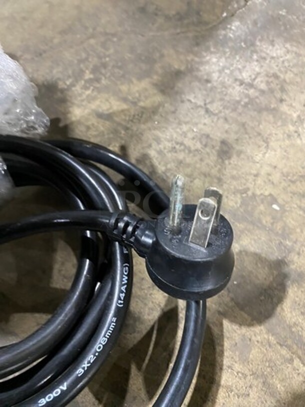 DELFIELD Stainless Steel Commercial MARBLE TOP Cold Pan Drop In! 
Model N8245GP Serial # 1905150000933
115V/60Hz/ 1 Phase
 - Image 5 of 5