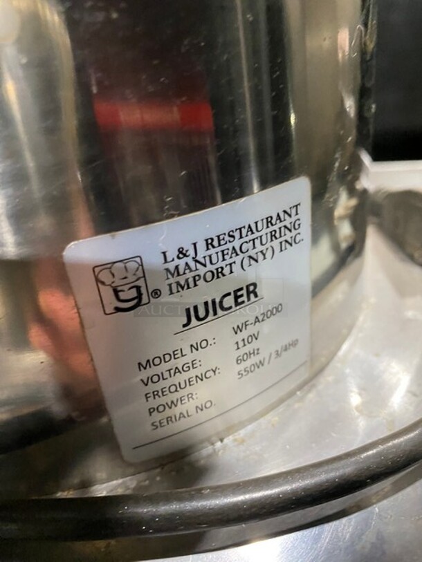 L & J Commercial Countertop Electric Powered Juicer! Solid Stainless Steel! Model: WFA2000 110V 60HZ - Image 6 of 9