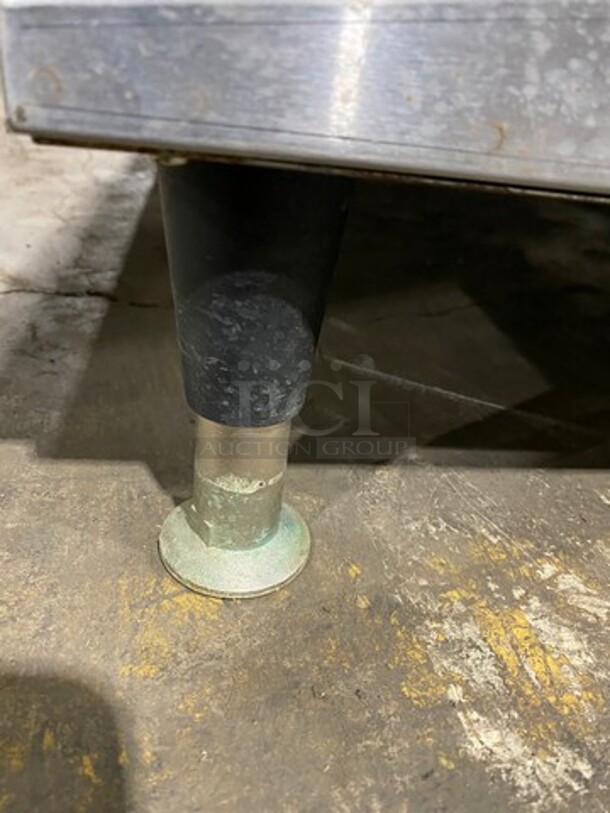 WOW! APW Wyott Commercial Countertop Heated Shelf Merchandiser! On Legs! Model: DMXD42S SN: 380821208002 120V 60HZ 1 Phase - Image 6 of 10