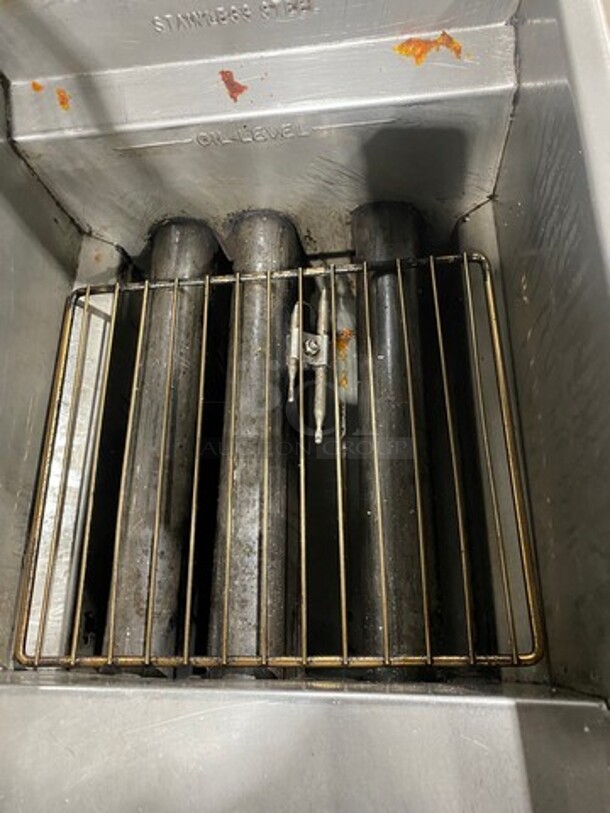 Imperial Commercial Natural Gas Powered Deep Fat Fryer! With Backsplash! With 2 Metal Frying Baskets! All Stainless Steel! On Legs! - Image 5 of 8