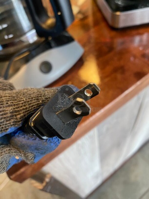 Mr. Coffee Countertop Coffee Maker Machine! With Coffee Pot! - Image 4 of 4