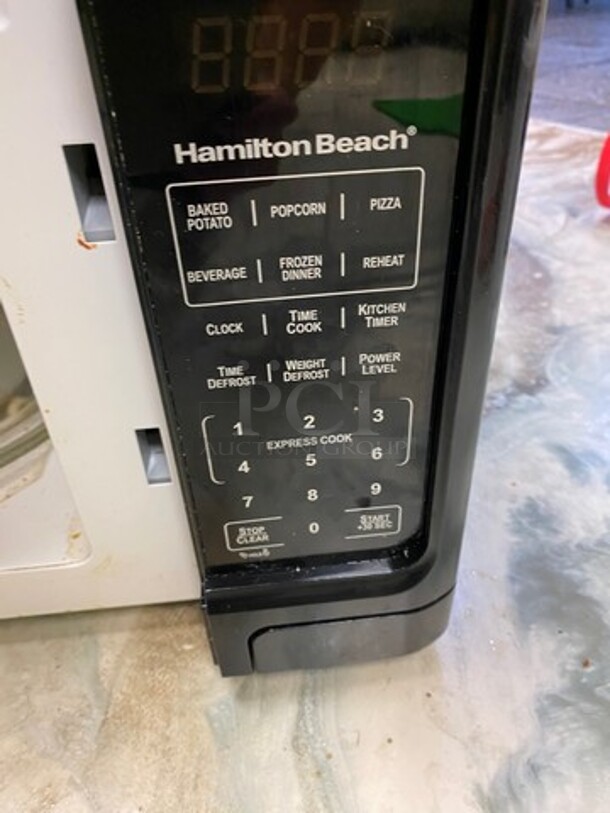 LATE MODEL! 2022 Hamilton Beach Countertop Microwave Oven! WORKING WHEN REMOVED! Model: P100N30APS3B1 120V - Image 6 of 8