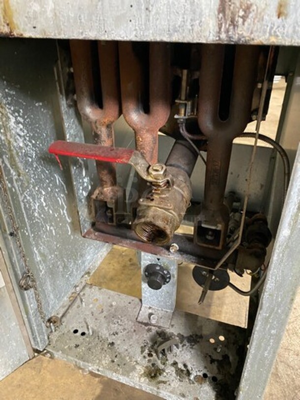 Therma Tek Commercial Natural Gas Powered Deep Fat Fryer! With Side Splashes! With 2 Metal Frying Baskets! All Stainless Steel! On Legs! Model: GF90 SN: 06201544048 - Image 6 of 8