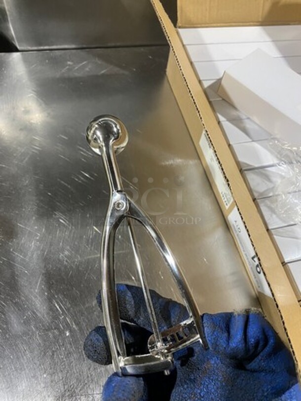 NEW! IN THE BOX! Vollrath Food Portion Scoopers! - Image 6 of 6