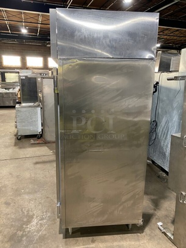 Victory Commercial Single Door Reach In Freezer! All Stainless Steel! On Legs! Model: FS1DS7EW SN: D0746877 115V 60HZ 1 Phase - Image 3 of 9