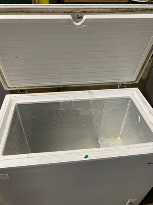 Haier White Commercial Chest Freezer/ Cooler! Model: IICM071PA SN: B300GJE5600WTDCR2117 115V 60HZ - Image 6 of 8