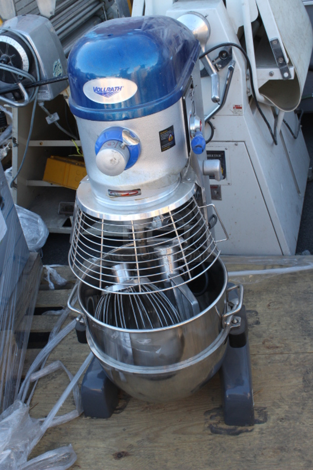 BRAND NEW SCRATCH & DENT! Vollrath 40759 40 Qt. Planetary Floor Mixer with Guard & Standard Accessories - 208/240V, 1 1/2 hp. S/N: N165-02534130 26-1/2x29-9/16x47-1/8.  - Image 3 of 7