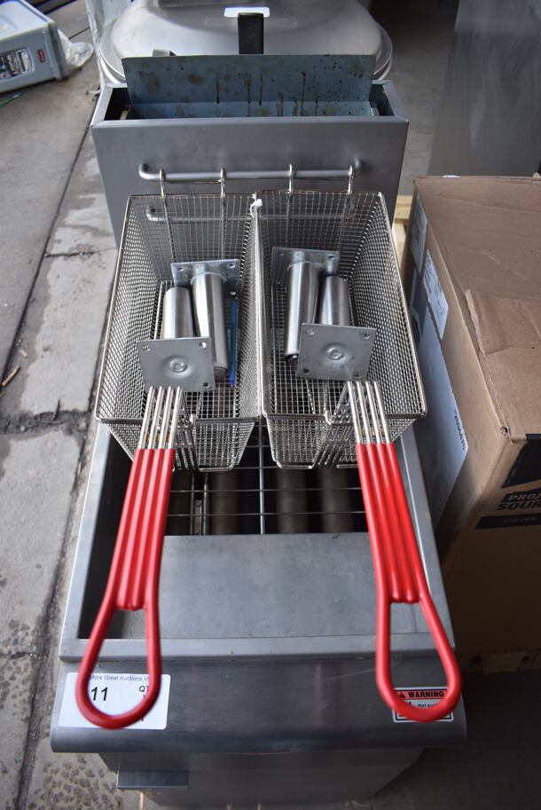 BRAND NEW SCRATCH AND DENT! 2022 CPG FF400-N Stainless Steel Commercial Floor Style Natural Gas Powered Deep Fat Fryer w/ 2 Metal Fry Baskets and Legs. 120,000 BTU. 15.5x30x42 - Image 4 of 8