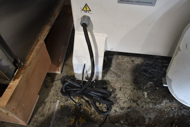 BRAND NEW SCRATCH AND DENT! 2022 Doyon DSA336 Metal Commercial Floor Style 36 Piece Dough Divider w/ 3 Trays. 120 Volts, 1 Phase. - Image 7 of 11