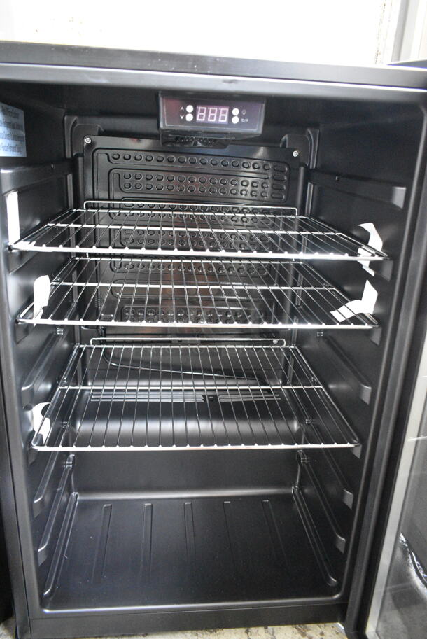 Galanz GLB45MS2F07 Metal Mini Cooler Merchandiser. 115 Volts, 1 Phase. Tested and Working! - Image 2 of 3