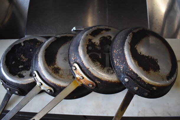 4 Metal Skillets. 18x10.5x2. 4 Times Your Bid! - Image 6 of 6