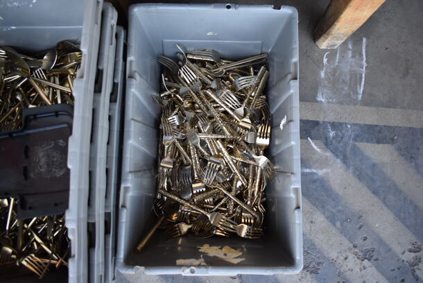 ALL ONE MONEY! Lot of 4 Gray Poly Bins w/ Silverware Including Forks - Image 4 of 5