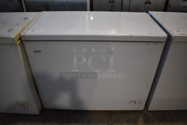 Danby DCF072A2WDB1 Metal Chest Freezer. 115 Volts, 1 Phase. 40x22x33. Tested and Working!
