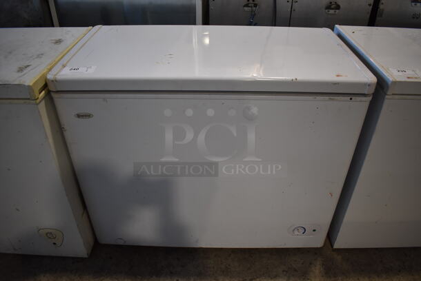 Danby DCF072A2WDB1 Metal Chest Freezer. 115 Volts, 1 Phase. 40x22x33. Tested and Working! - Image 1 of 6