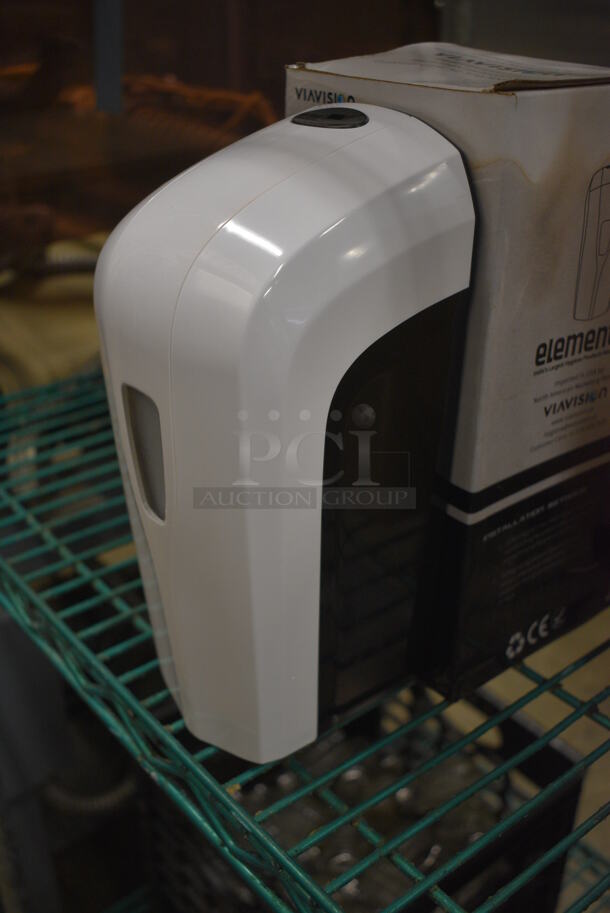 BRAND NEW IN BOX! Viavision Poly Soap Dispenser. 5x4x10 - Image 4 of 5