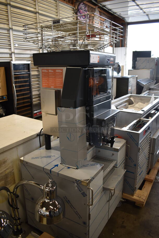 BRAND NEW! 2022 Zummo Z40C-N Commercial Stainless Steel Electric Citrus Juicer With 2 Door Storage Cabinet on Commercial Casters. 110-120V. Tested And Working!  - Image 10 of 12