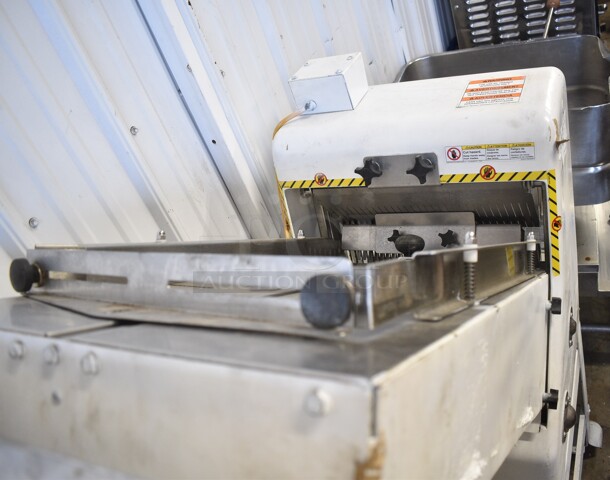 Oliver 797-32NC Stainless Steel Commercial Floor Style Bread Loaf Slicer. 115 Volts, 1 Phase. Tested and Working! - Image 3 of 6