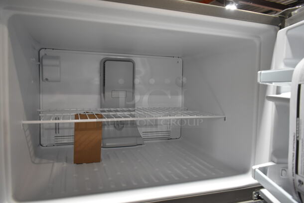BRAND NEW SCRATCH AND DENT! 2024 Whirlpool WRT311FZDM02 Stainless Steel Cooler Freezer Combo. 115 Volts, 1 Phase. Tested and Does Not Power On - Image 3 of 6