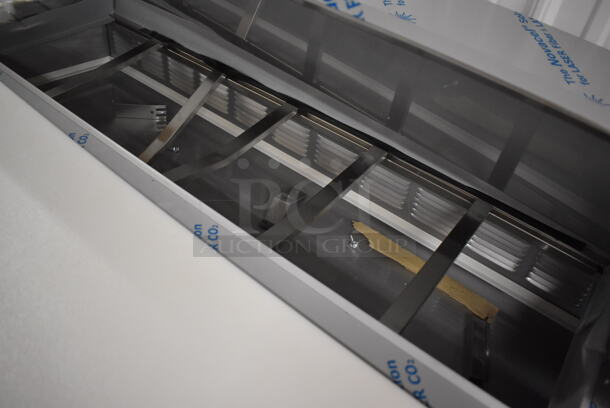 BRAND NEW SCRATCH AND DENT! Beverage Air SPE72HC-18 Stainless Steel Commercial Sandwich Salad Prep Table Bain Marie Mega Top w/ Racks and 18 Drop In Bins on Commercial Casters. 115 Volts, 1 Phase. 72x30x43. Tested and Working! - Image 5 of 12