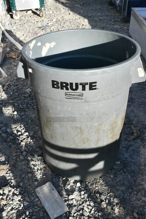 6 Rubbermaid Brute Gray Poly Trash Cans. 6 Times Your Bid! - Image 2 of 3