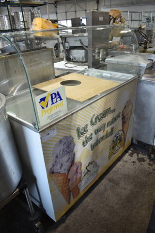 Stajac EDC-8-C Metal Commercial Ice Cream Dipping Cabinet. 115 Volts, 1 Phase. Tested and Powers On But Does Not Get Cold