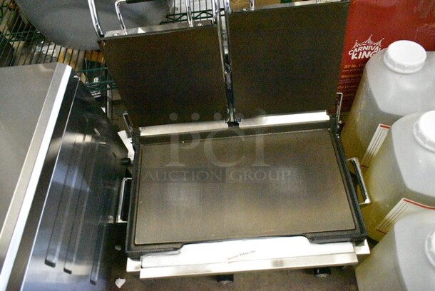 BRAND NEW SCRATCH AND DENT! 2023 Waring CTS1000B Stainless Steel Commercial Tostato Ottimo Smooth Top & Bottom Dual Panini Sandwich Grill - 17" x 9 1/4" Cooking Surface. 240 Volts, 1 Phase.  - Image 5 of 6