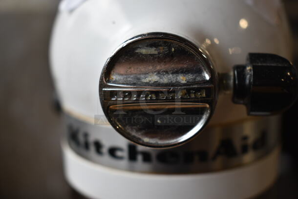 KitchenAid K45SSWH Metal Countertop 4.5 Quart Planetary Dough Mixer. 120 Volts, 1 Phase. Tested and Working! - Image 4 of 9