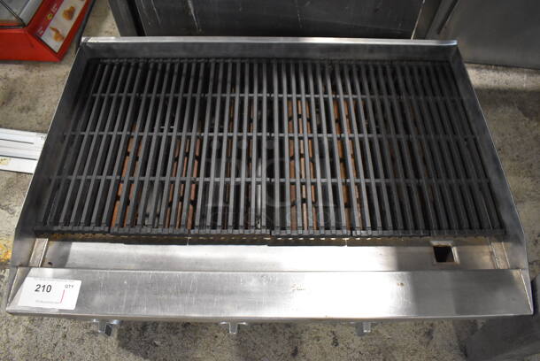 Vollrath Cayenne Stainless Steel Commercial Countertop Natural Gas Powered Charbroiler Grill. 35.5x25x16 - Image 4 of 6