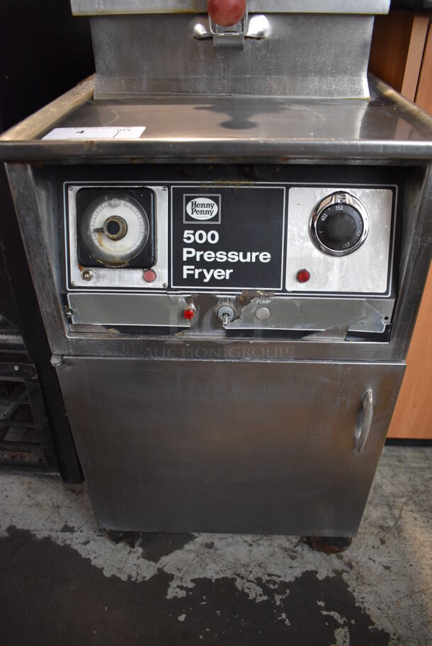 Henny Penny 500 Stainless Steel Commercial Electric Powered Floor Style Pressure Fryer on Commercial Casters. 208 Volts, 3 Phase. 18x38x46 - Image 5 of 9