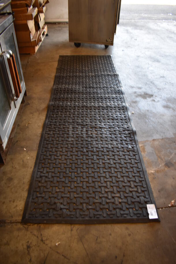 Black Floor Mat. 33.5x108