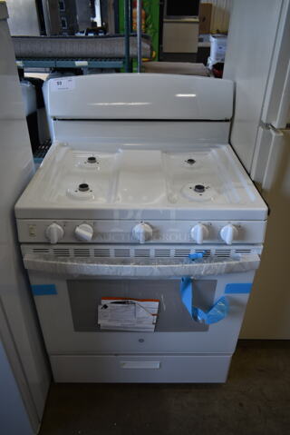 BRAND NEW SCRATCH AND DENT! General Electric GE JGBS30DEKWW Metal Gas Powered 4 Burner Range w/ Oven. 